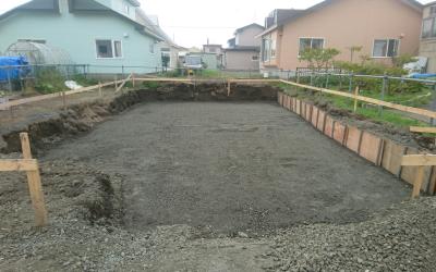 根掘り、砂利地業完了